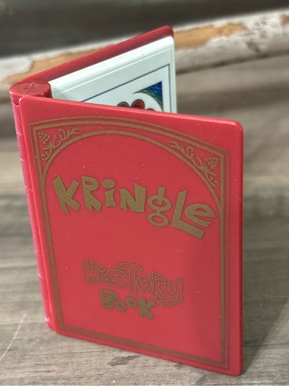 Kringle History Book Memory Lane Santa Claus is Comin’ to Town PRE OWNED Vintage
